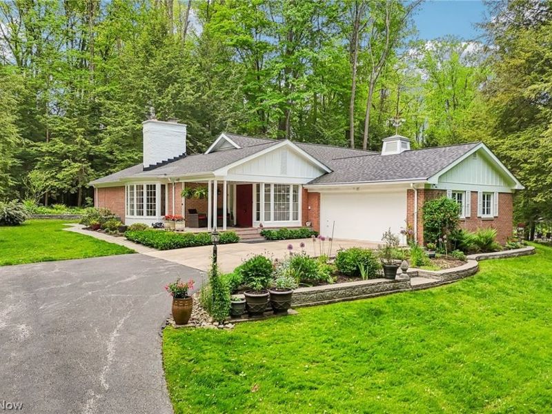 7522 Saddleback Lane, Gates Mills, OH 44040 Photo 1
