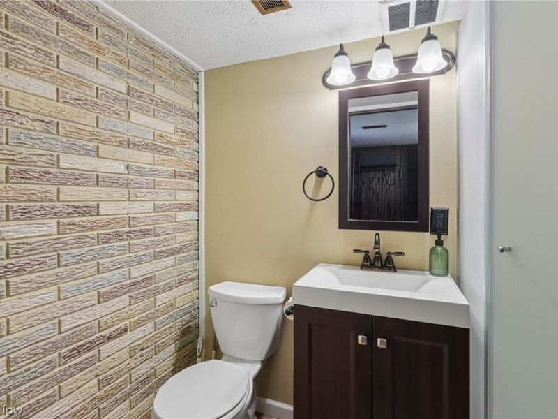 8122 Munson Road , Mentor, OH 44060 Photo 14