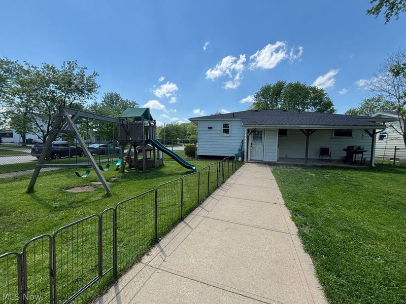 409 Sylvia Drive , Chardon, OH 44024 Photo 19