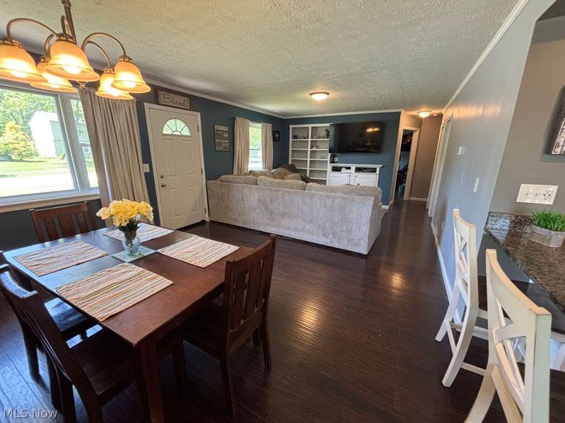 409 Sylvia Drive , Chardon, OH 44024 Photo 4