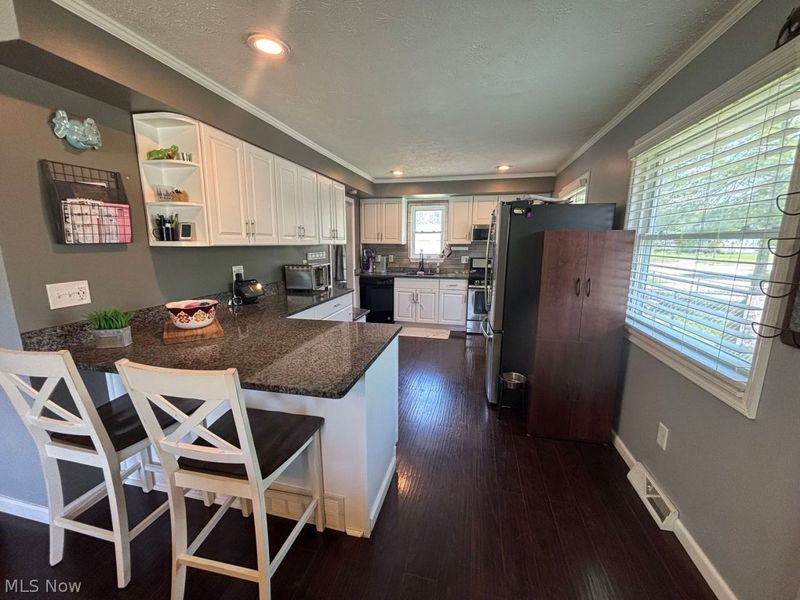 409 Sylvia Drive , Chardon, OH 44024 Photo 8