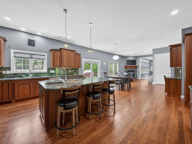 6548 Sherborne Lane , Hudson, OH 44236 Photo 2