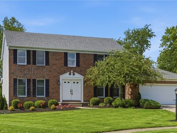8960 Laurel Lane , North Royalton, OH 44133