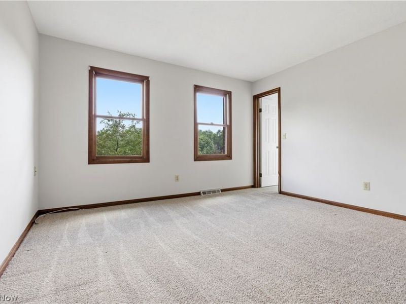8960 Laurel Lane, North Royalton, OH 44133 Photo 32