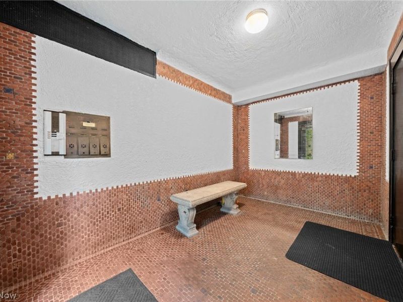 2517 Overlook Road, Unit 19, Cleveland Heights, OH 44106 Photo 7