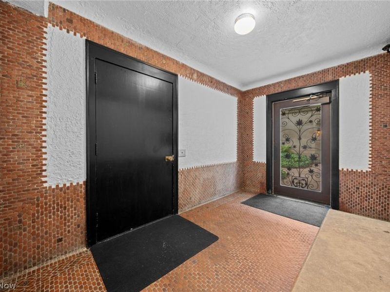 2517 Overlook Road, Unit 19, Cleveland Heights, OH 44106 Photo 8