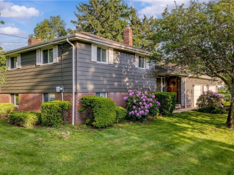 815 Belwood Drive , Highland Heights, OH 44143 Photo 2