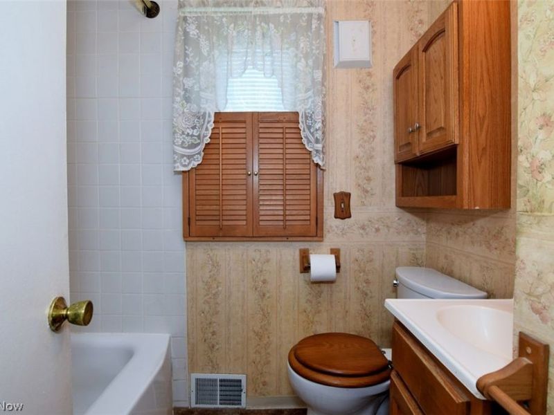 25600 Zeman Avenue, Euclid, OH 44132 Photo 14