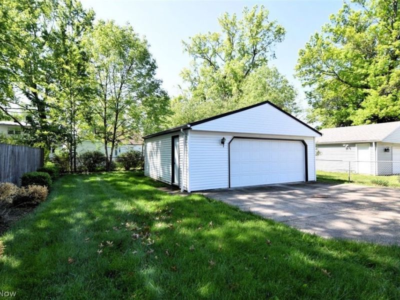 25600 Zeman Avenue, Euclid, OH 44132 Photo 28