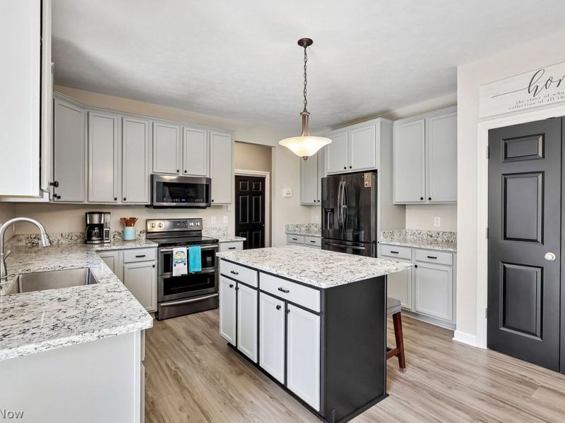 8246 Talbot Circle , Mentor, OH 44060 Photo 10