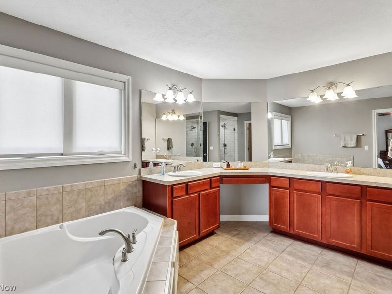 8246 Talbot Circle , Mentor, OH 44060 Photo 32