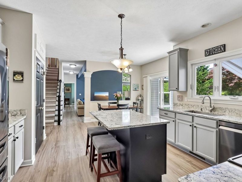 8246 Talbot Circle , Mentor, OH 44060 Photo 7