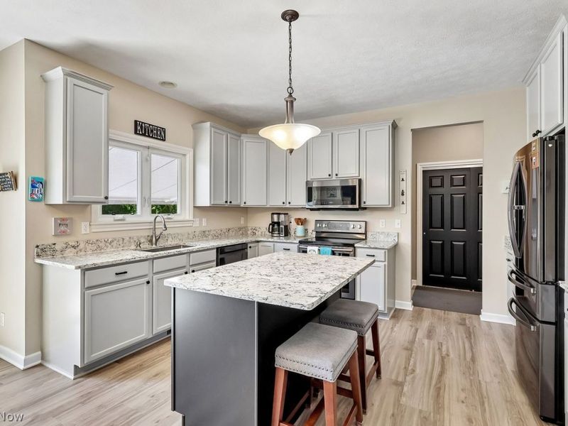 8246 Talbot Circle , Mentor, OH 44060 Photo 8