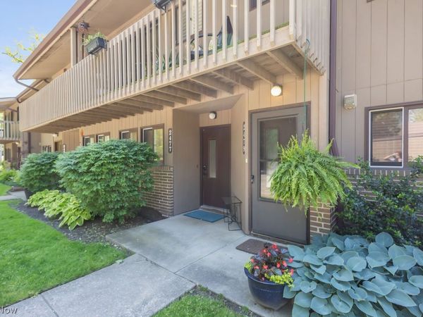 2479 Euclid Heights Boulevard , Cleveland, OH 44106