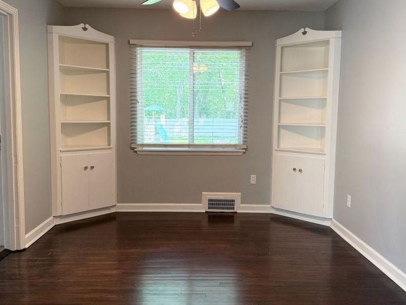 7679 S Eastland Road , Middleburg Heights, OH 44130 Photo 12