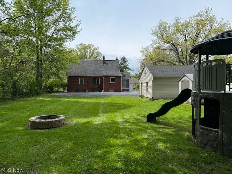 7679 S Eastland Road , Middleburg Heights, OH 44130 Photo 7