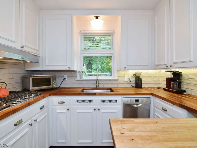 2658 Canterbury Road , Cleveland Heights, OH 44118 Photo 15