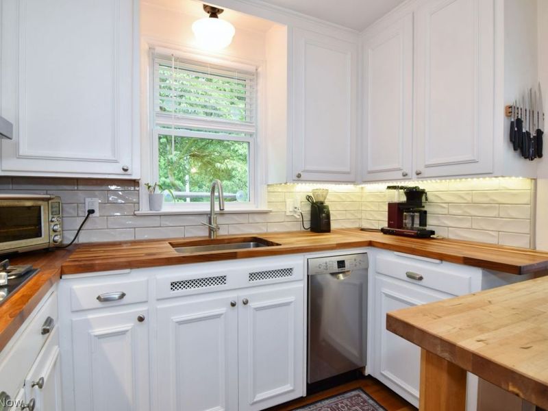2658 Canterbury Road , Cleveland Heights, OH 44118 Photo 16