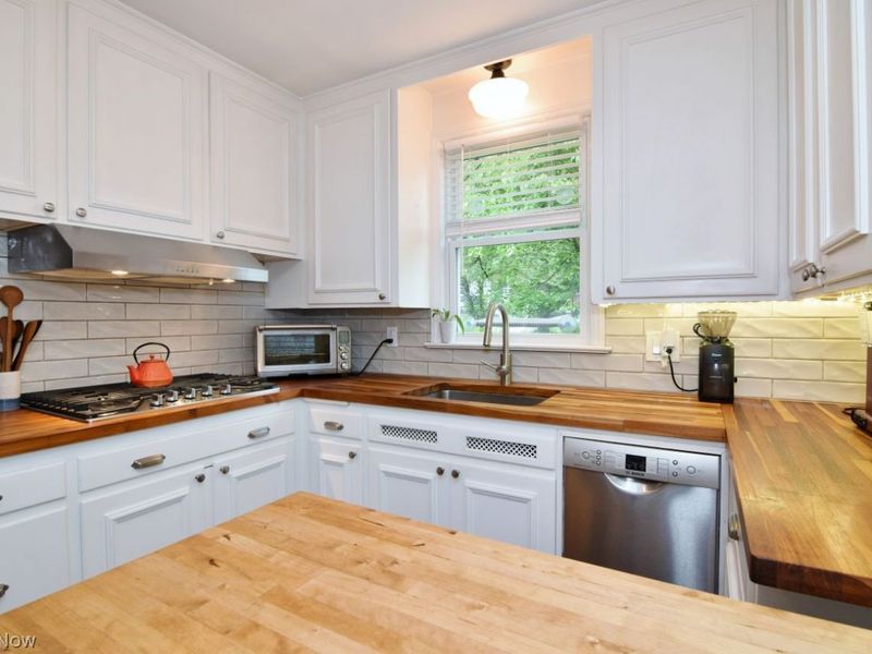 2658 Canterbury Road , Cleveland Heights, OH 44118 Photo 18