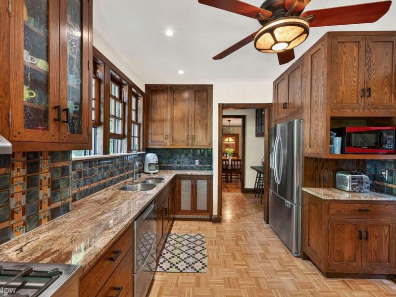 2879 Weybridge Road , Shaker Heights, OH 44120 Photo 12