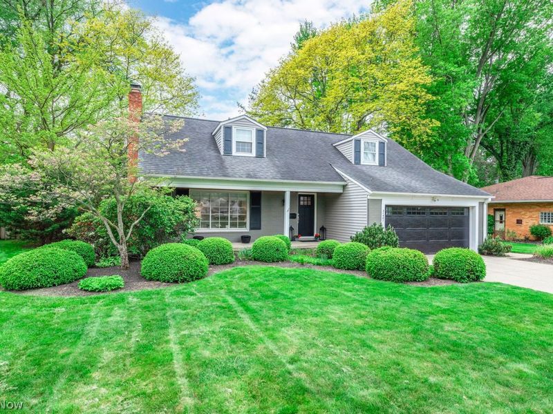 31401 Drake Drive, Bay Village, OH 44140 Photo 2