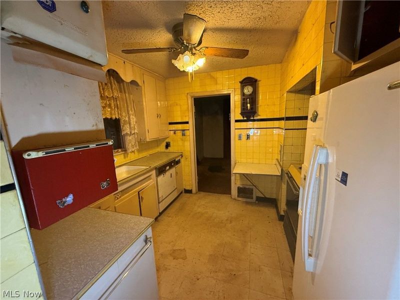 16803 Biltmore Avenue , Cleveland, OH 44128 Photo 3