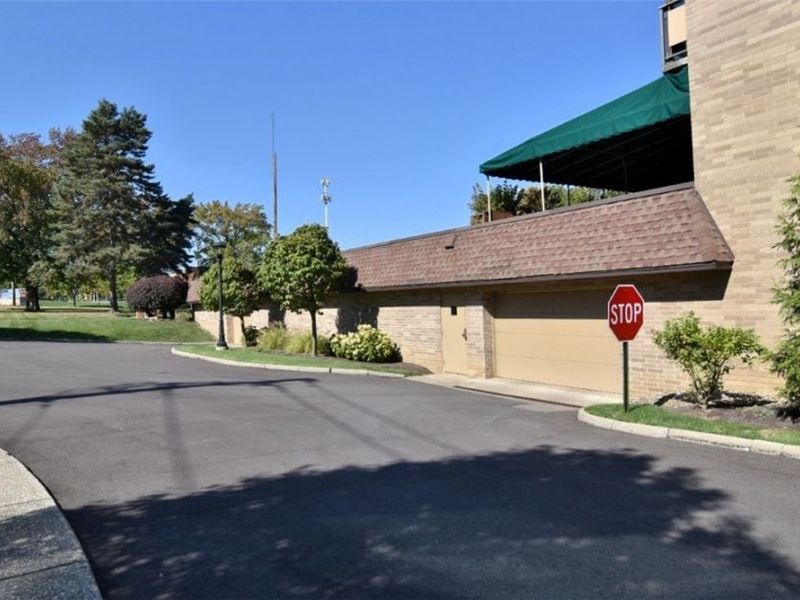 25805 Fairmount Boulevard , Unit 404, Beachwood, OH 44122 Photo 20