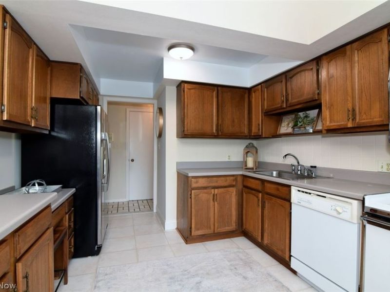 25805 Fairmount Boulevard , Unit 404, Beachwood, OH 44122 Photo 9