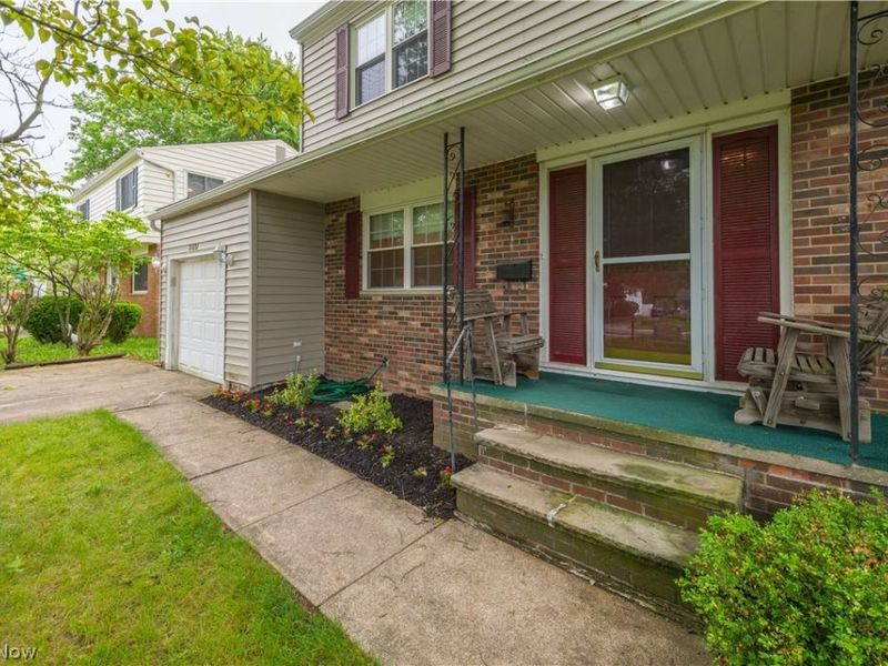 24237 Woodmere Drive , North Olmsted, OH 44070 Photo 2
