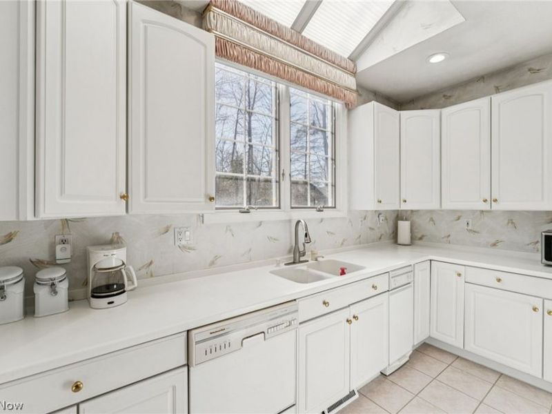 32341 Regency Court , Avon Lake, OH 44012 Photo 23
