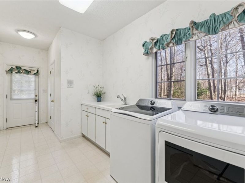 32341 Regency Court , Avon Lake, OH 44012 Photo 24