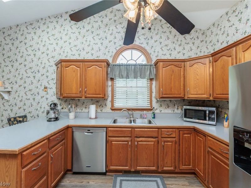 6405 Ridgeview Boulevard , North Ridgeville, OH 44039 Photo 14