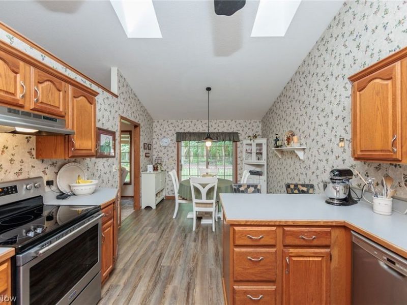 6405 Ridgeview Boulevard , North Ridgeville, OH 44039 Photo 16