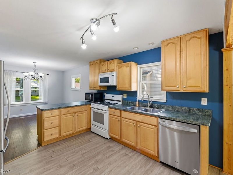 24334 Elm Road, North Olmsted, OH 44070 Photo 7