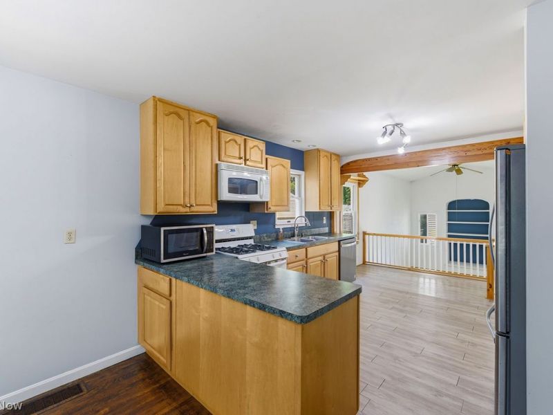 24334 Elm Road, North Olmsted, OH 44070 Photo 9