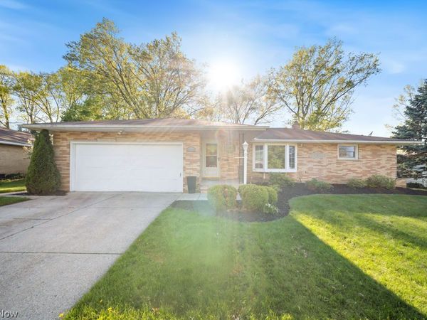 6098 St Joseph Drive , Seven Hills, OH 44131