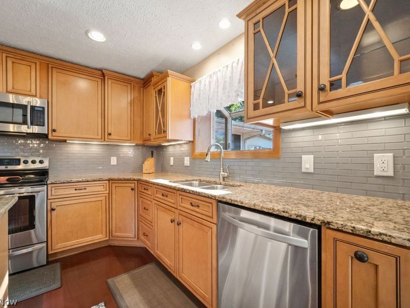 6098 St Joseph Drive , Seven Hills, OH 44131 Photo 14