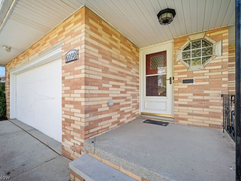 6098 St Joseph Drive , Seven Hills, OH 44131 Photo 2