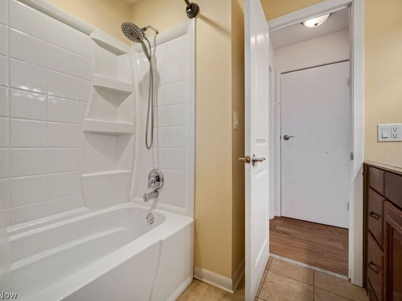 6098 St Joseph Drive , Seven Hills, OH 44131 Photo 24