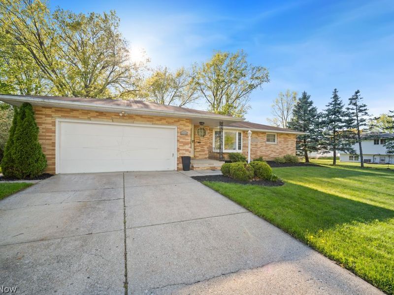 6098 St Joseph Drive , Seven Hills, OH 44131 Photo 3
