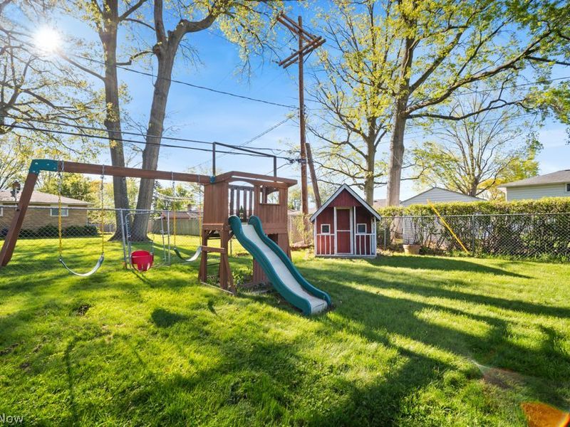 6098 St Joseph Drive , Seven Hills, OH 44131 Photo 47