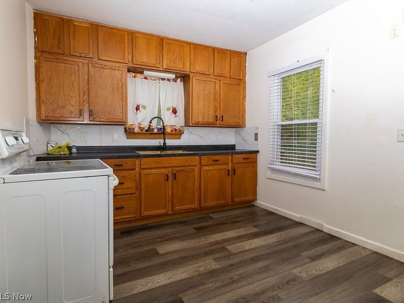 2330 Mahoning Avenue NW, Warren, OH 44483 Photo 13