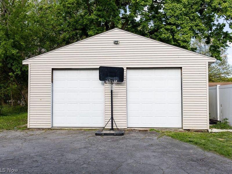 2330 Mahoning Avenue NW, Warren, OH 44483 Photo 48