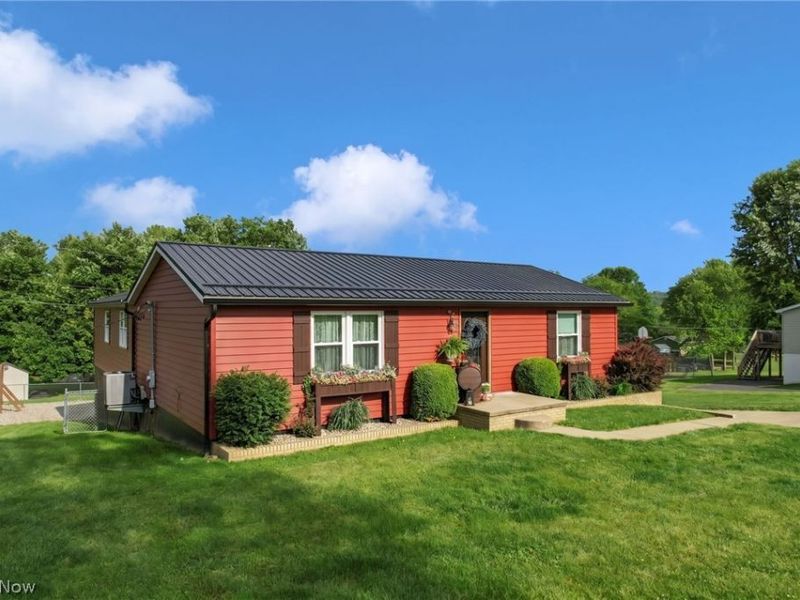 3720 Dona Drive , Zanesville, OH 43701 Photo 2