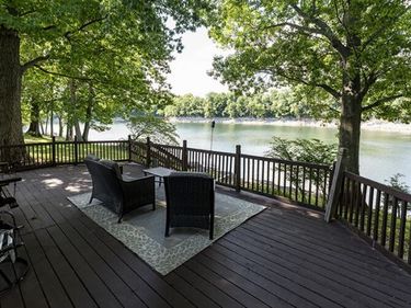 392 Lakeview Point Road, Harrodsburg, KY 40330