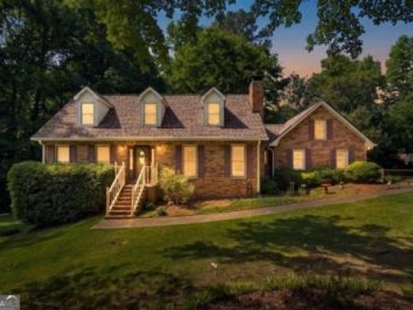 360 Huntington Court SE, Conyers, GA 30094