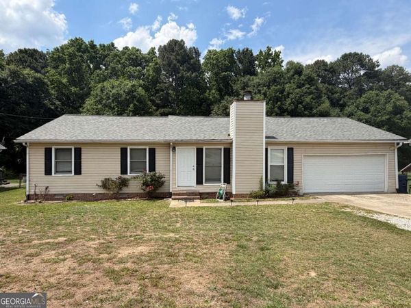 1631 Rose Garden Lane, Loganville, GA 30052