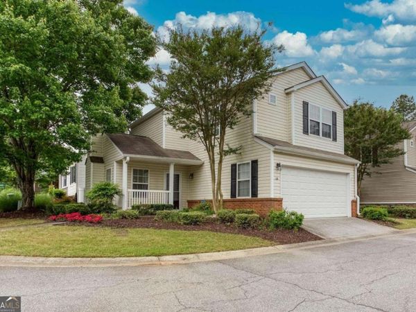 126 W Oaks Place, Woodstock, GA 30188