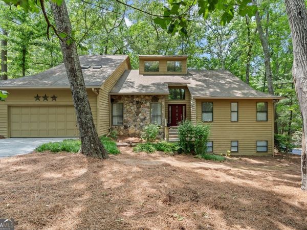 4262 Loch Highland Parkway NE, Roswell, GA 30075