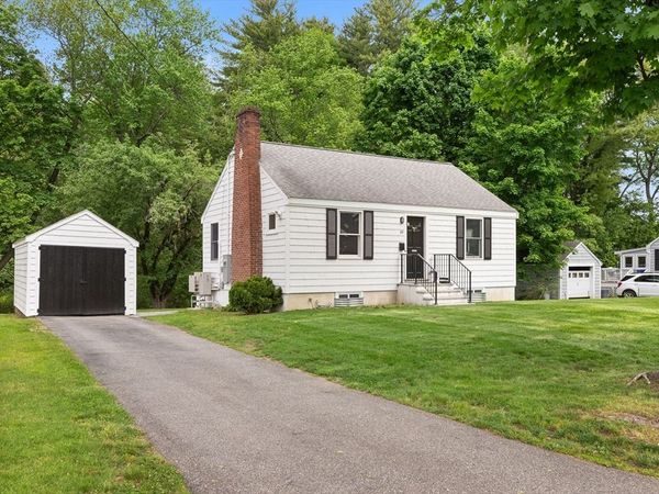 84 Crest Rd, Lynnfield, MA 01940